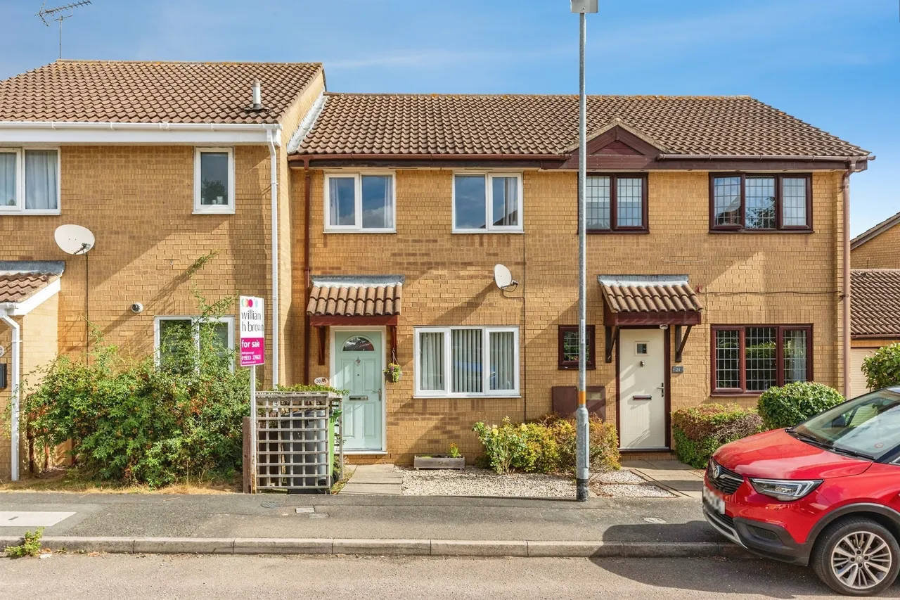 2 bed house for sale — Swale Drive, Wellingborough