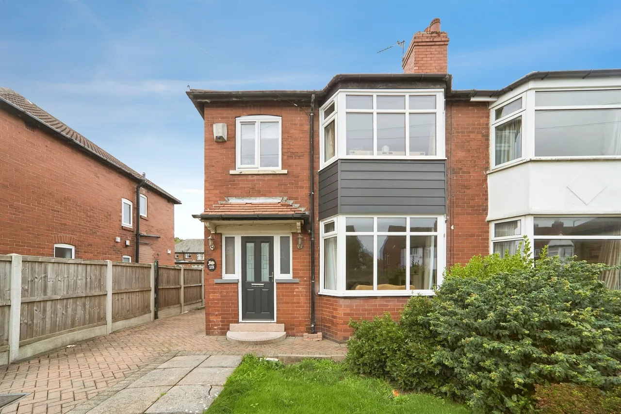 3 bed house for sale, Cross Gates Avenue, Leeds, LS15
