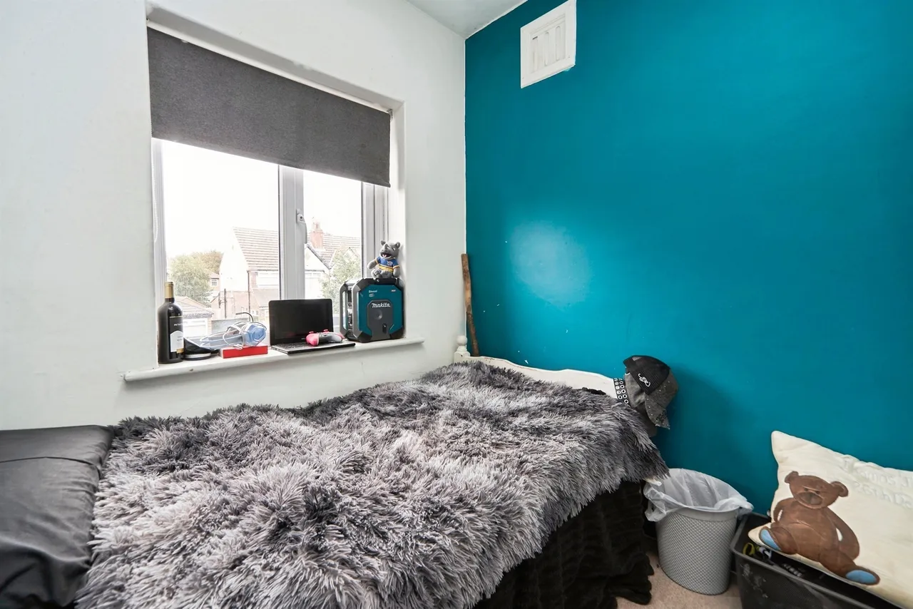 Cross Gates Avenue, Leeds, LS15, photo 10