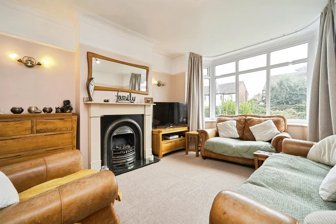 Cross Gates Avenue, Leeds, LS15, photo 2
