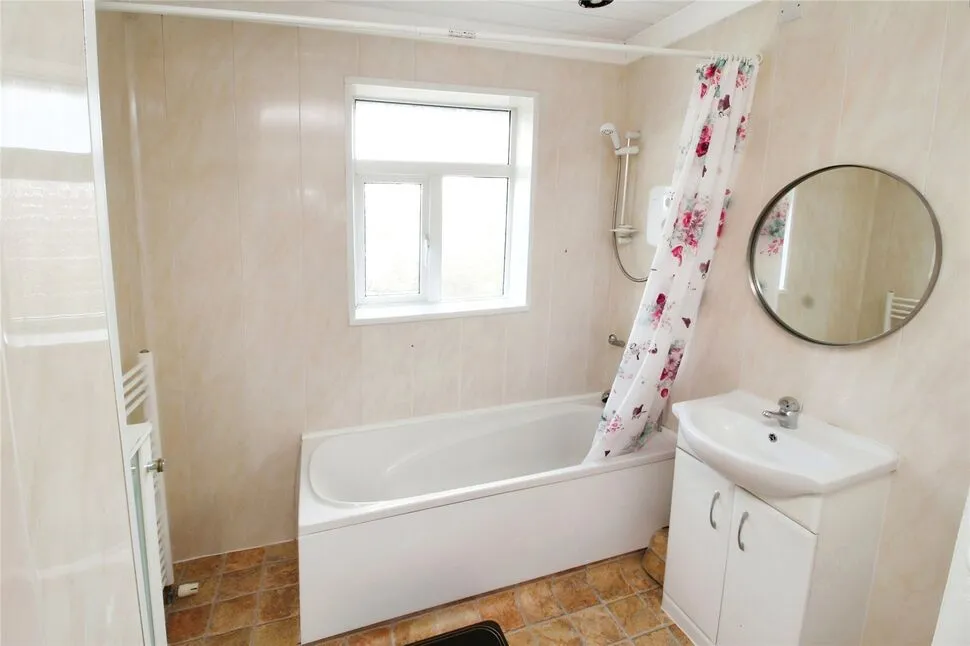 Heywood Road, Prestwich, M25, photo 9