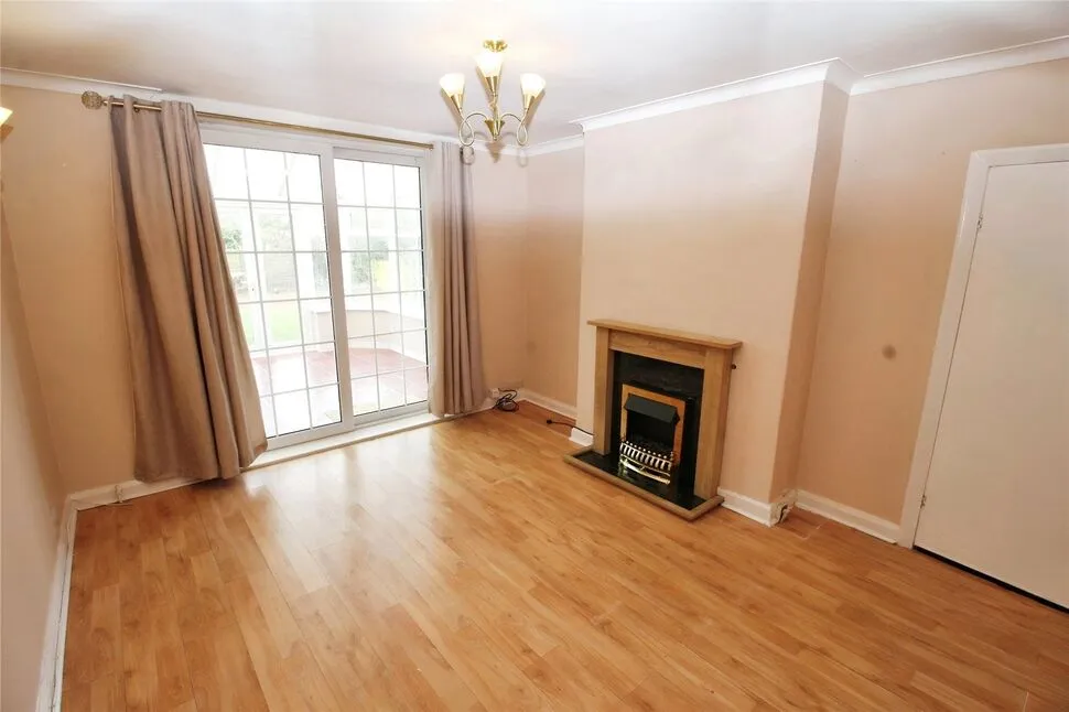 Heywood Road, Prestwich, M25, photo 3