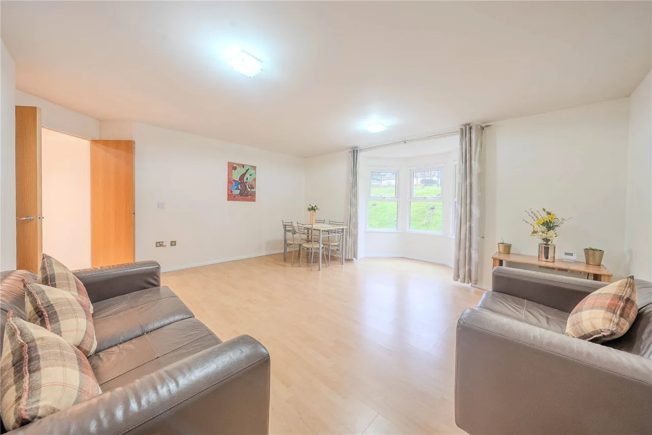 3 bed flat for sale, Carisbrooke Road, Leeds, LS16