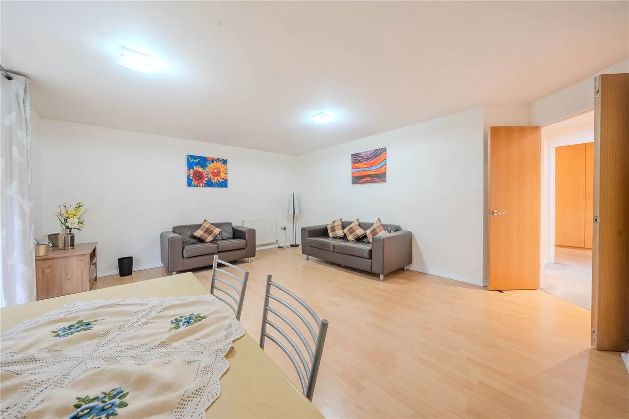 Carisbrooke Road, Leeds, LS16, photo 13