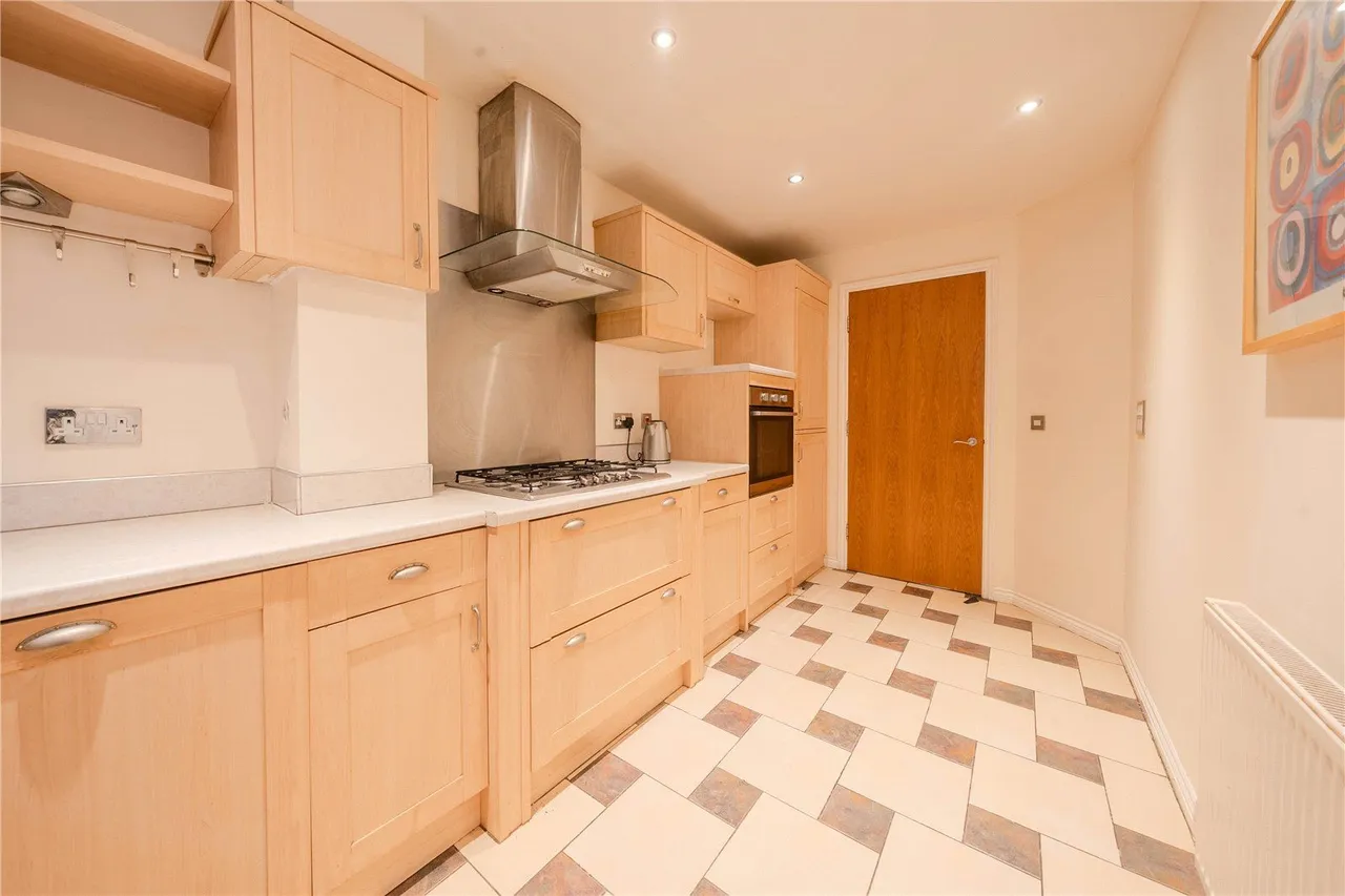Carisbrooke Road, Leeds, LS16, photo 11
