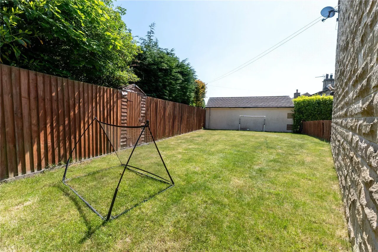 Windmill, Windmill Hill, LS28, photo 8