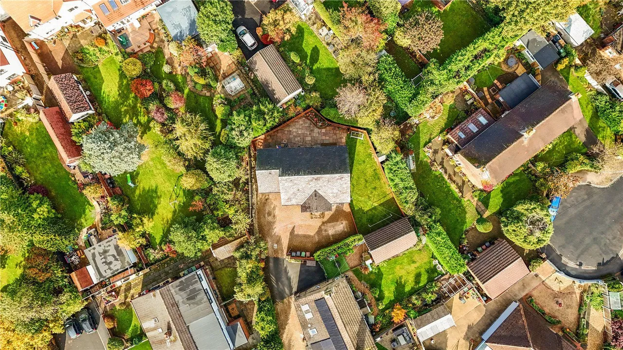 Windmill, Windmill Hill, LS28, photo 24