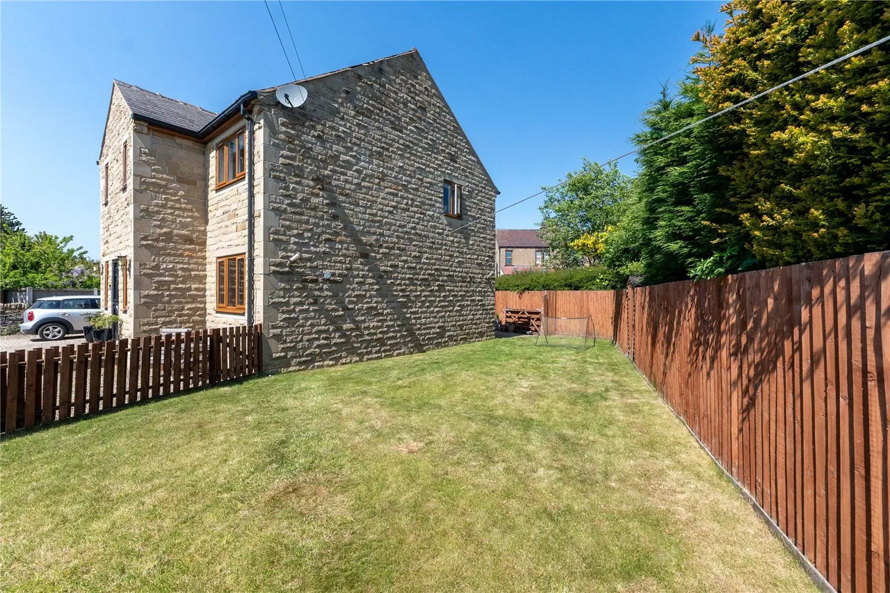 Windmill, Windmill Hill, LS28, photo 20