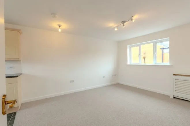 Peel Drive, Tamworth, photo 6
