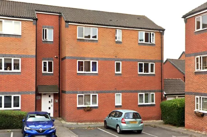 2 bed flat for sale — Peel Drive, Tamworth