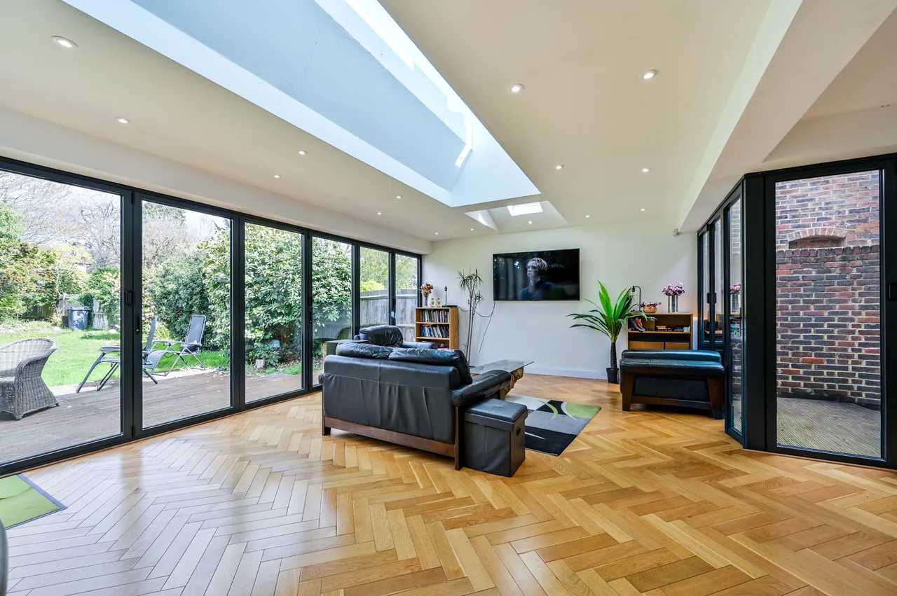 9 Branksome Way, New Malden, photo 3