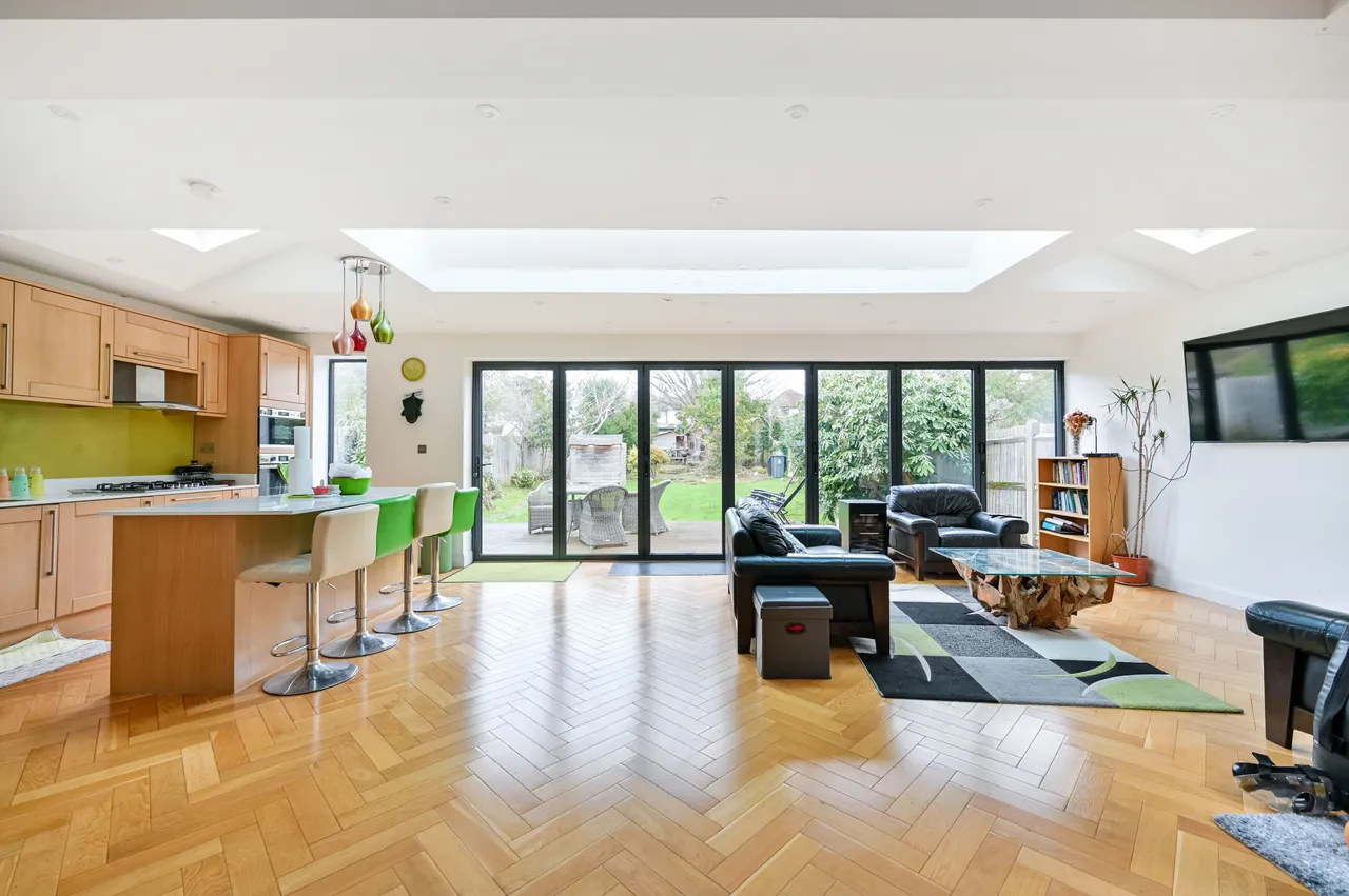 9 Branksome Way, New Malden, photo 2