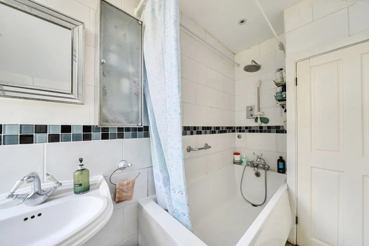 Marsh Road, Pinner, HA5, photo 9
