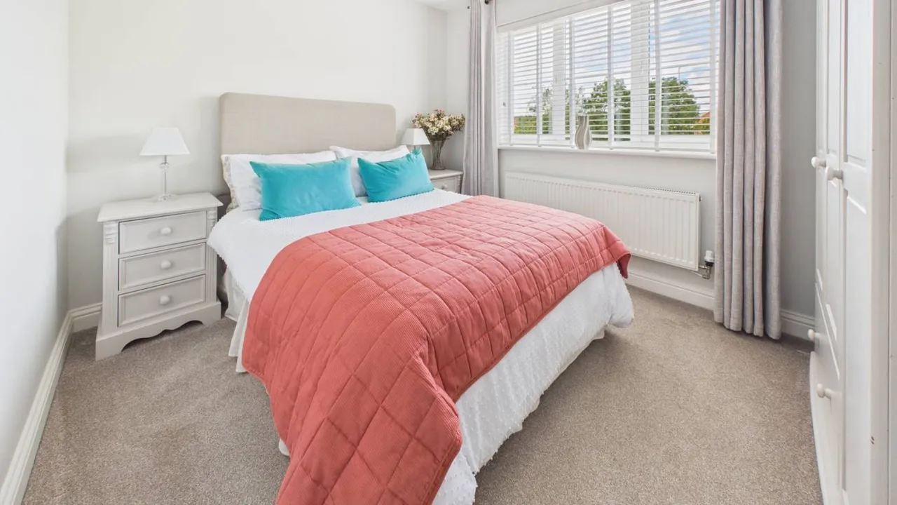 Eagle Road, Bourne, PE10, photo 13