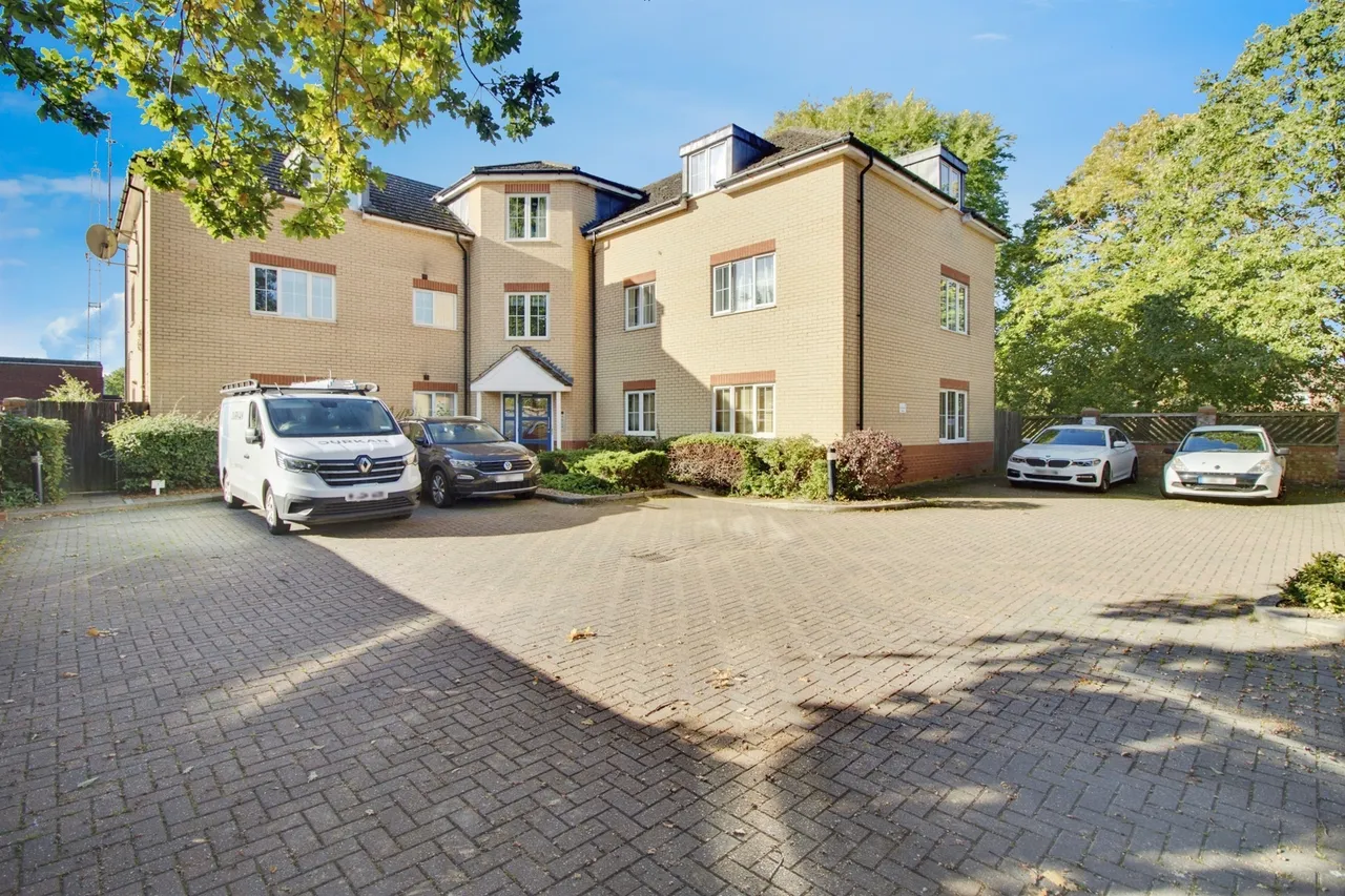 1 bed flat for sale — Howlands, Welwyn Garden City