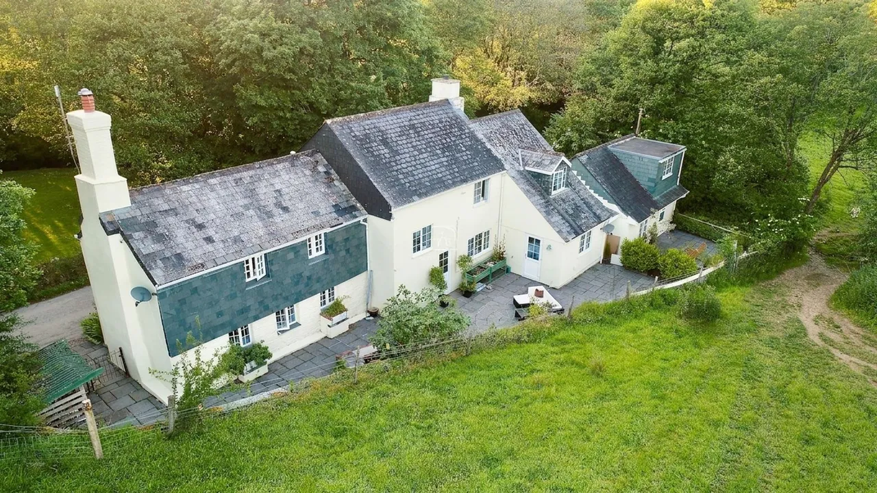 5 bed house for sale, Clapper Bridge, Quethiock, PL12