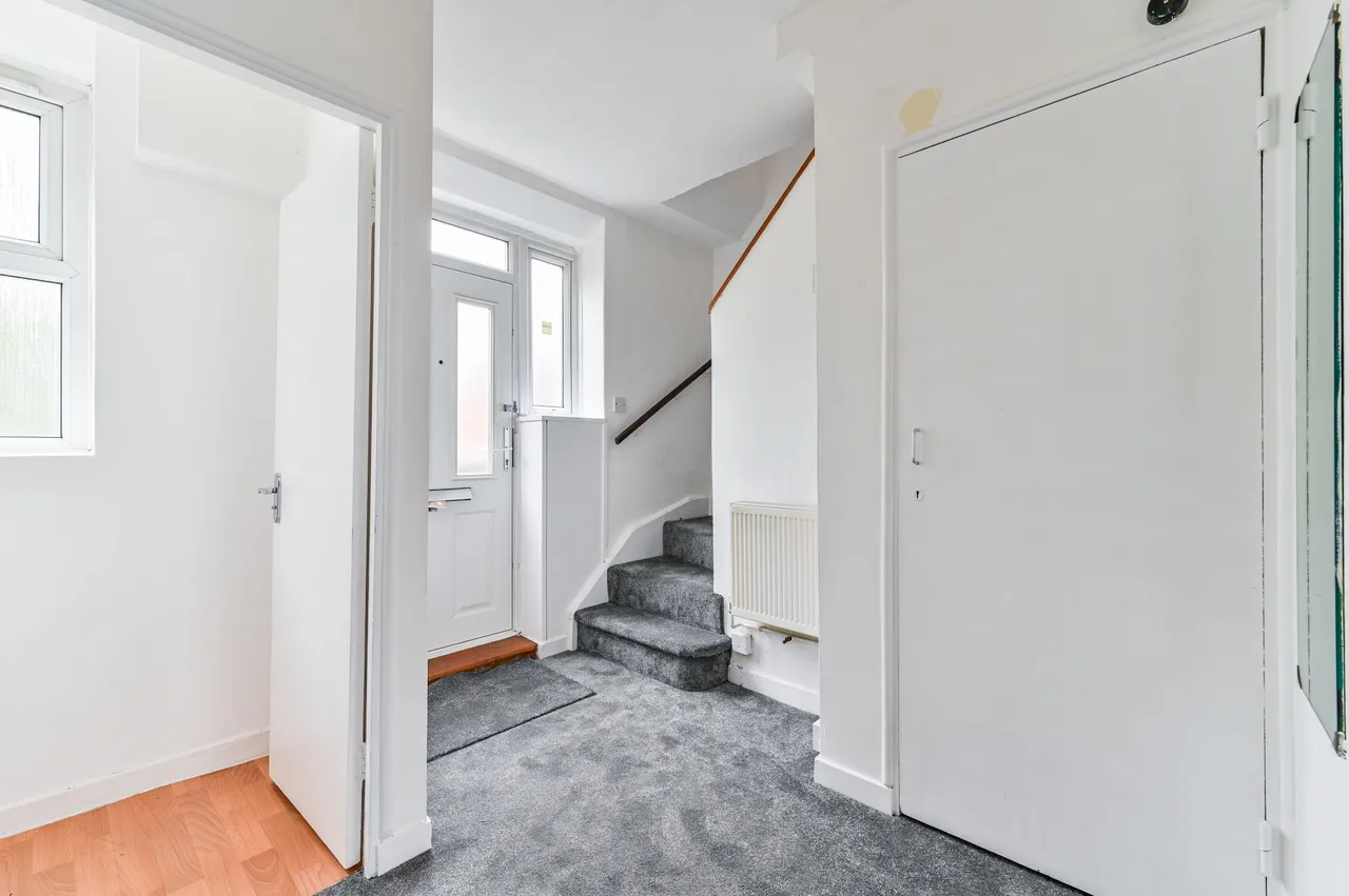 Flat 98 Penshurst, Queens Crescent, London, photo 4