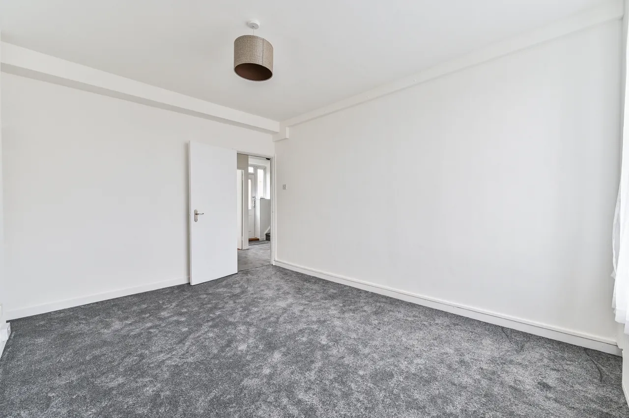 Flat 98 Penshurst, Queens Crescent, London, photo 9