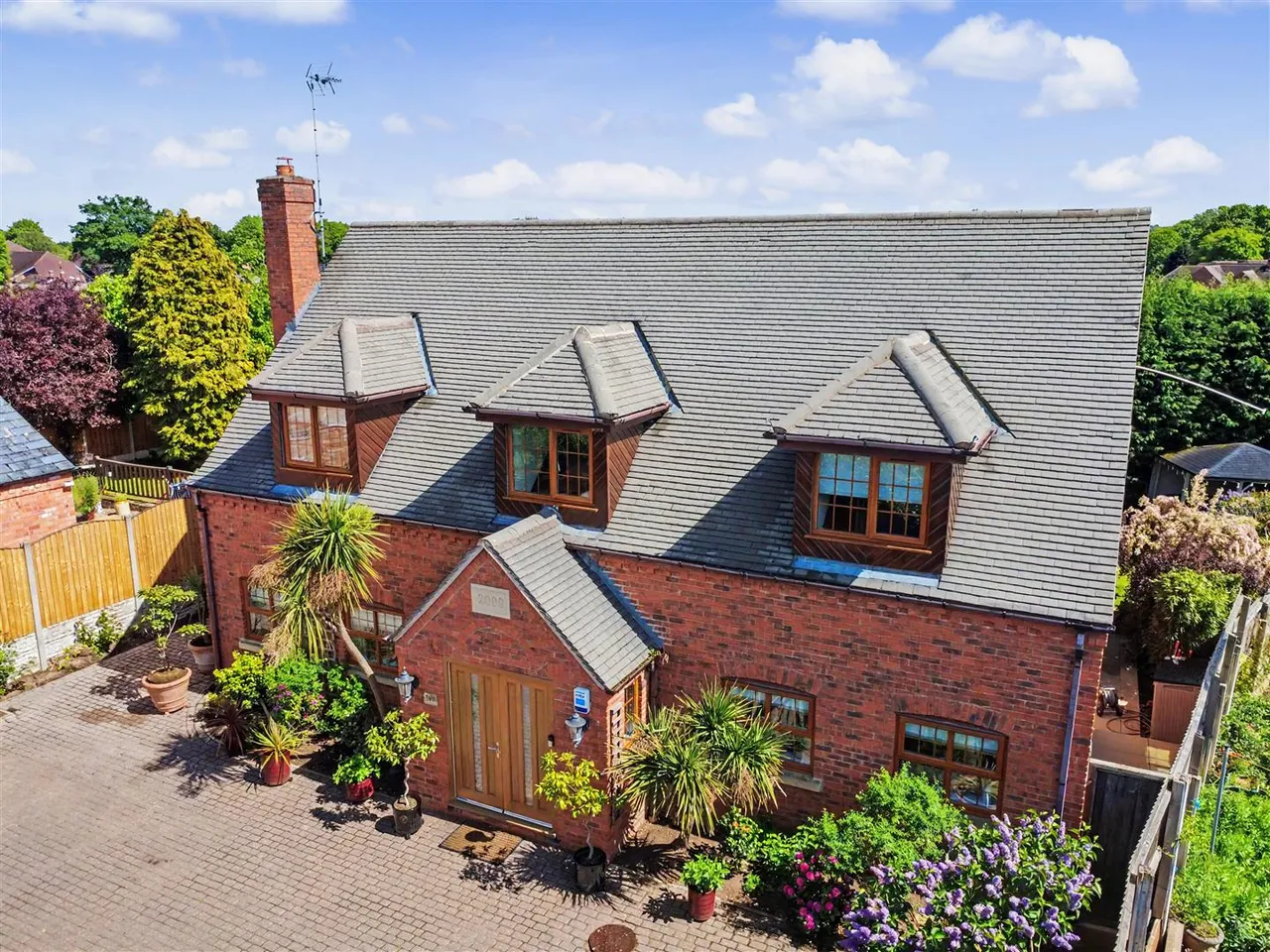 4 bed house for sale, High Road, Chilwell, NG9