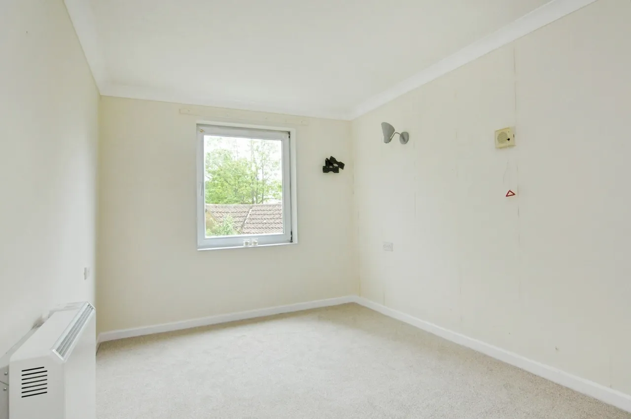 Sawyers Hall Lane, Brentwood, Essex, CM15, photo 5