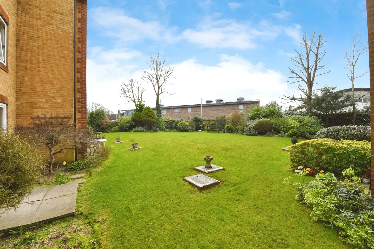 Sawyers Hall Lane, Brentwood, Essex, CM15, photo 10