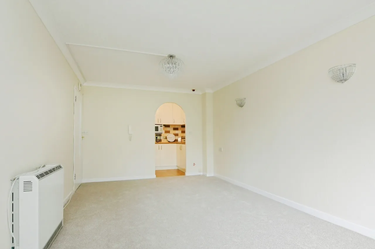 Sawyers Hall Lane, Brentwood, Essex, CM15, photo 4