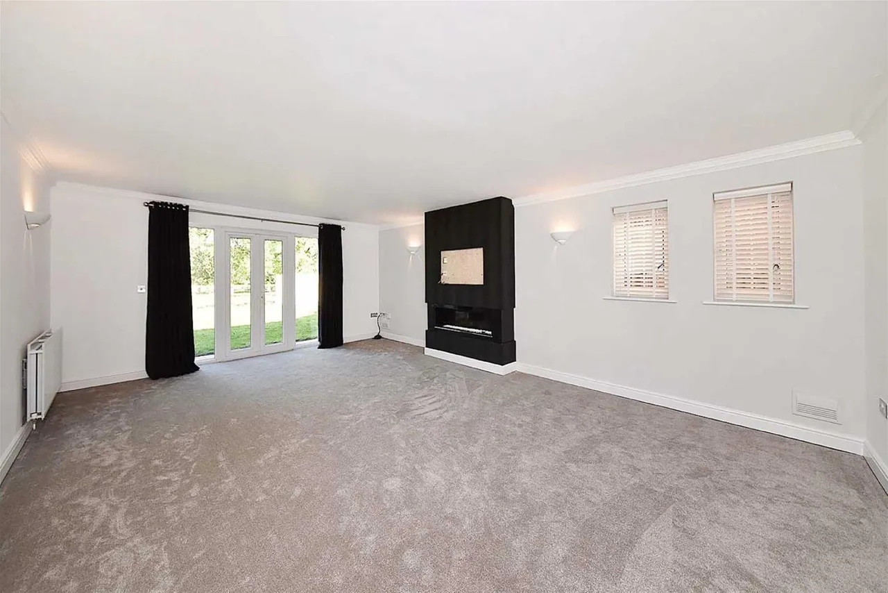 Redshank Drive, Tytherington, SK10, photo 2