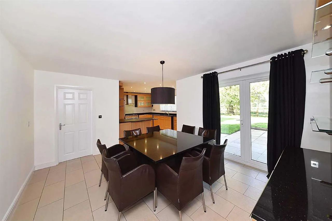 Redshank Drive, Tytherington, SK10, photo 4