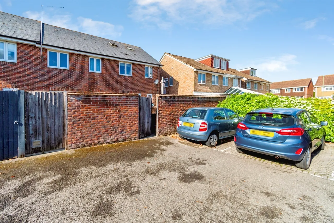Chapel Drove, Hedge End, SO30, photo 16