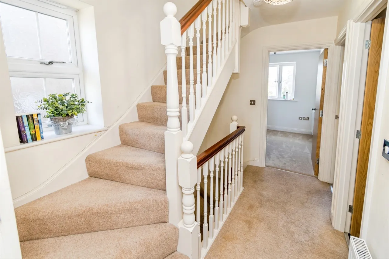 Chapel Drove, Hedge End, SO30, photo 8