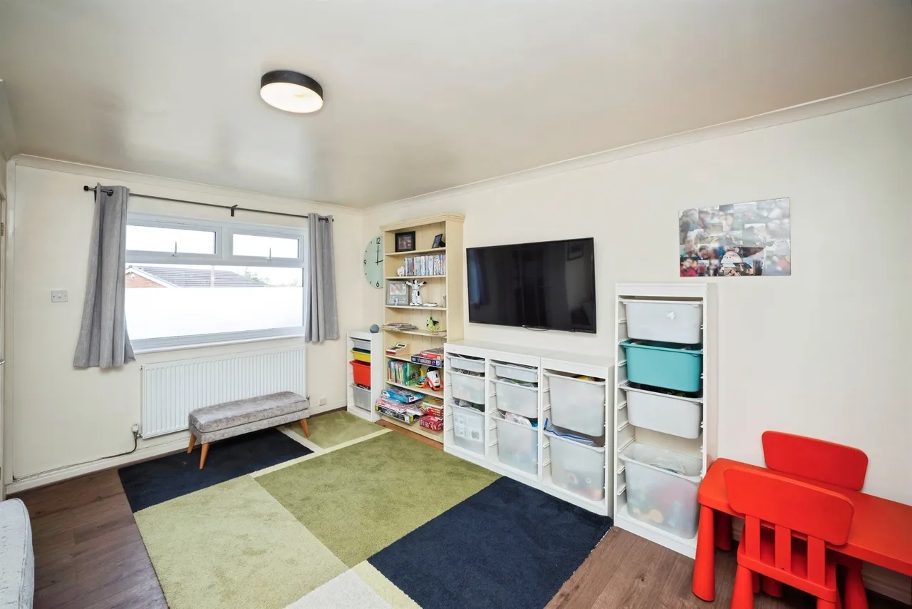 Griffiths Close, Wirral, CH49, photo 4