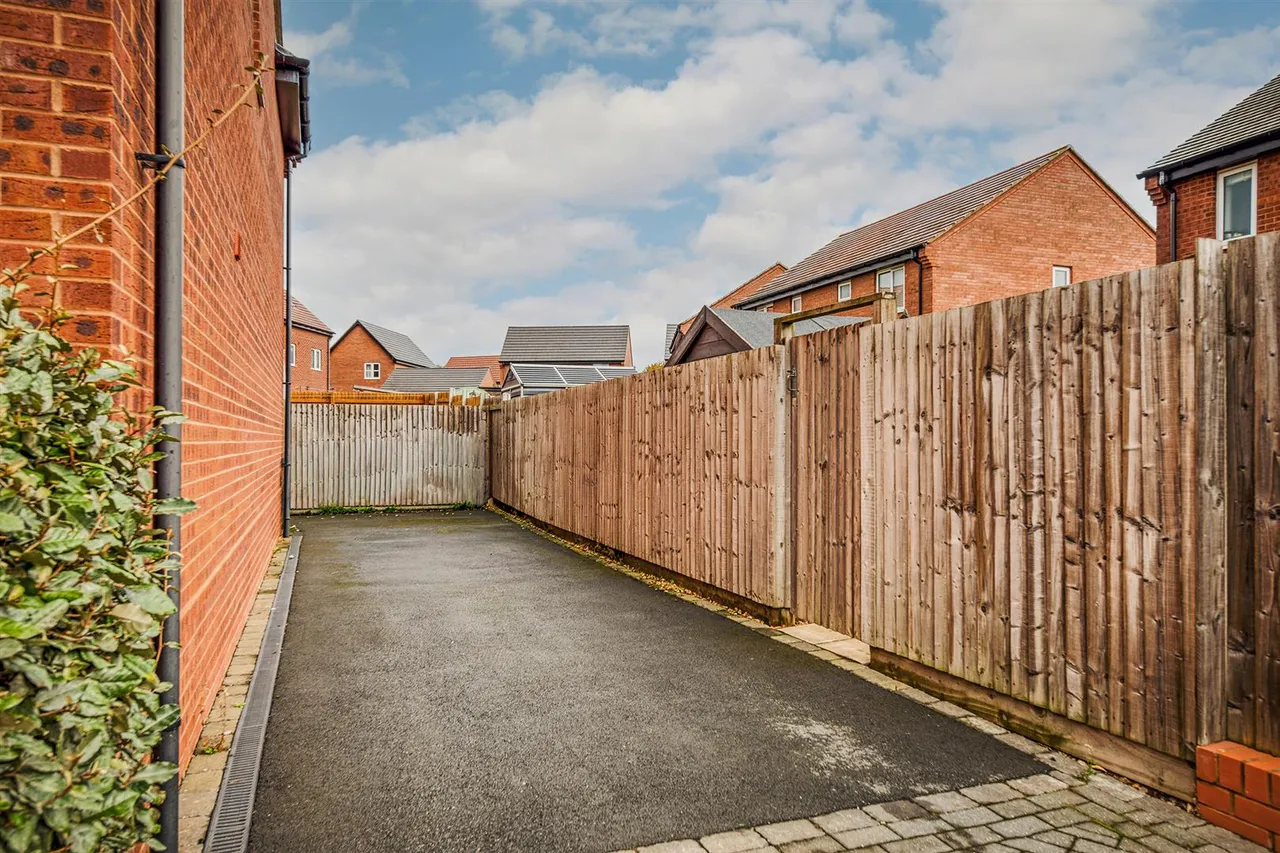 Dunn Lane, Mickleover, photo 33