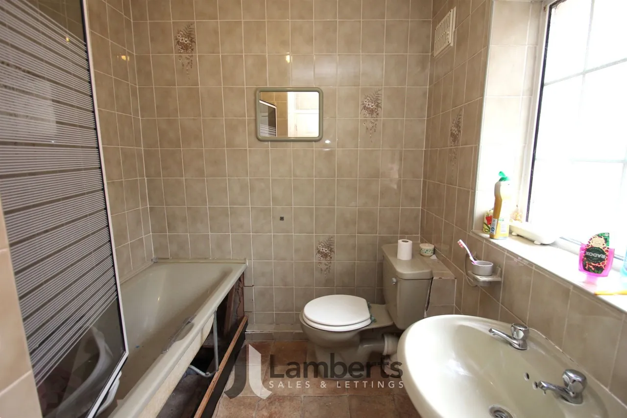 112 Malvern Road, Redditch, photo 12