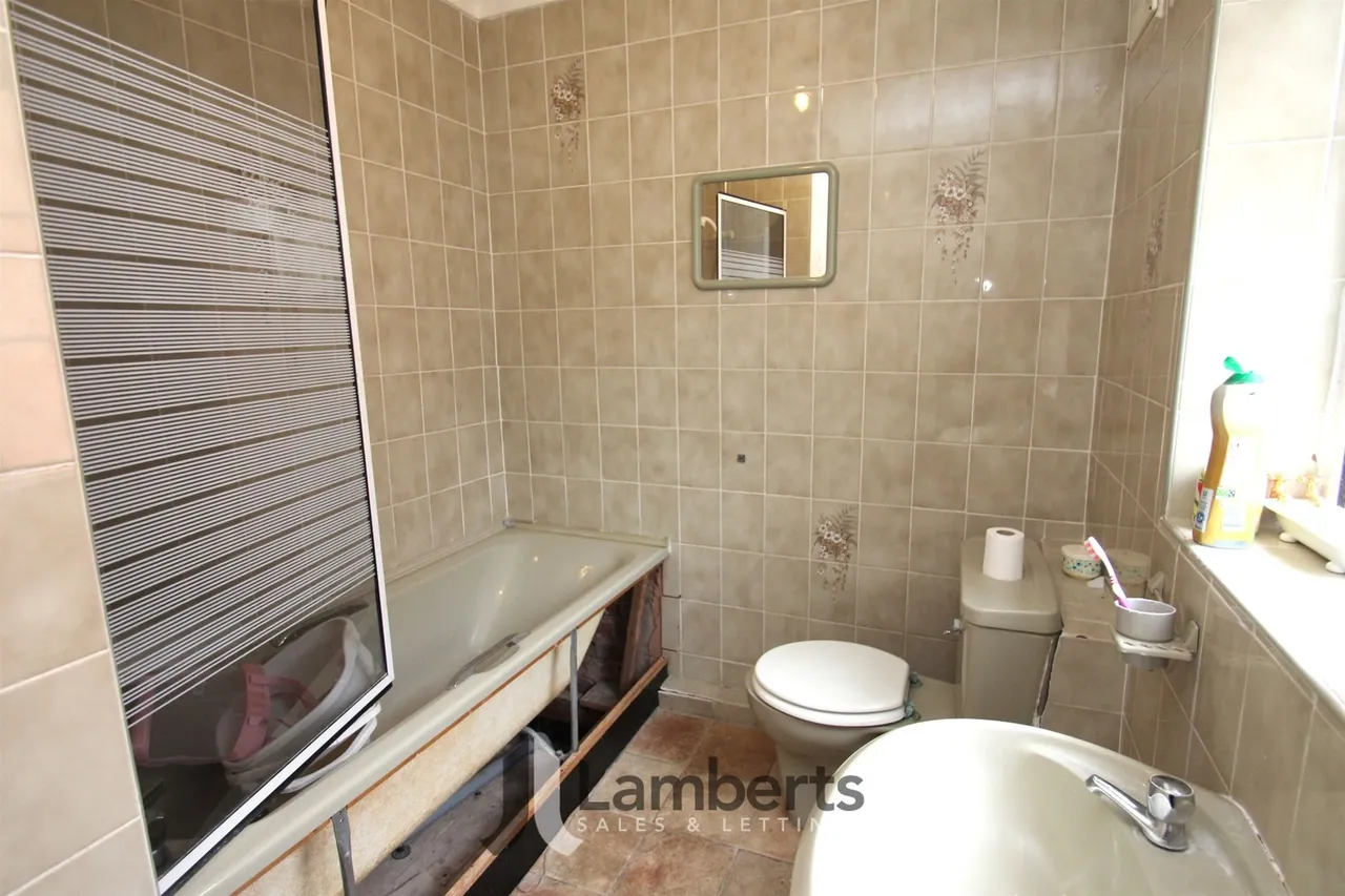 112 Malvern Road, Redditch, photo 11