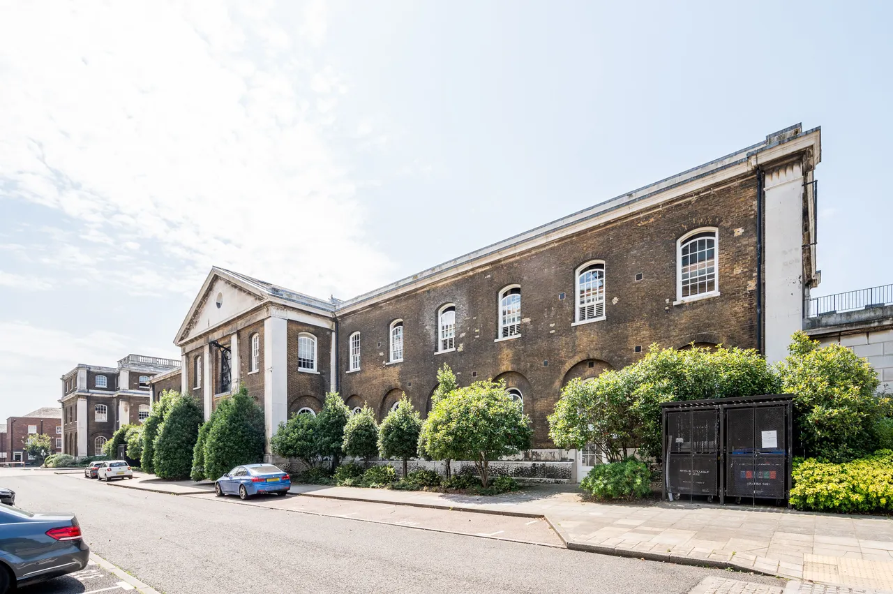 2 bed flat to rent, London, SE18