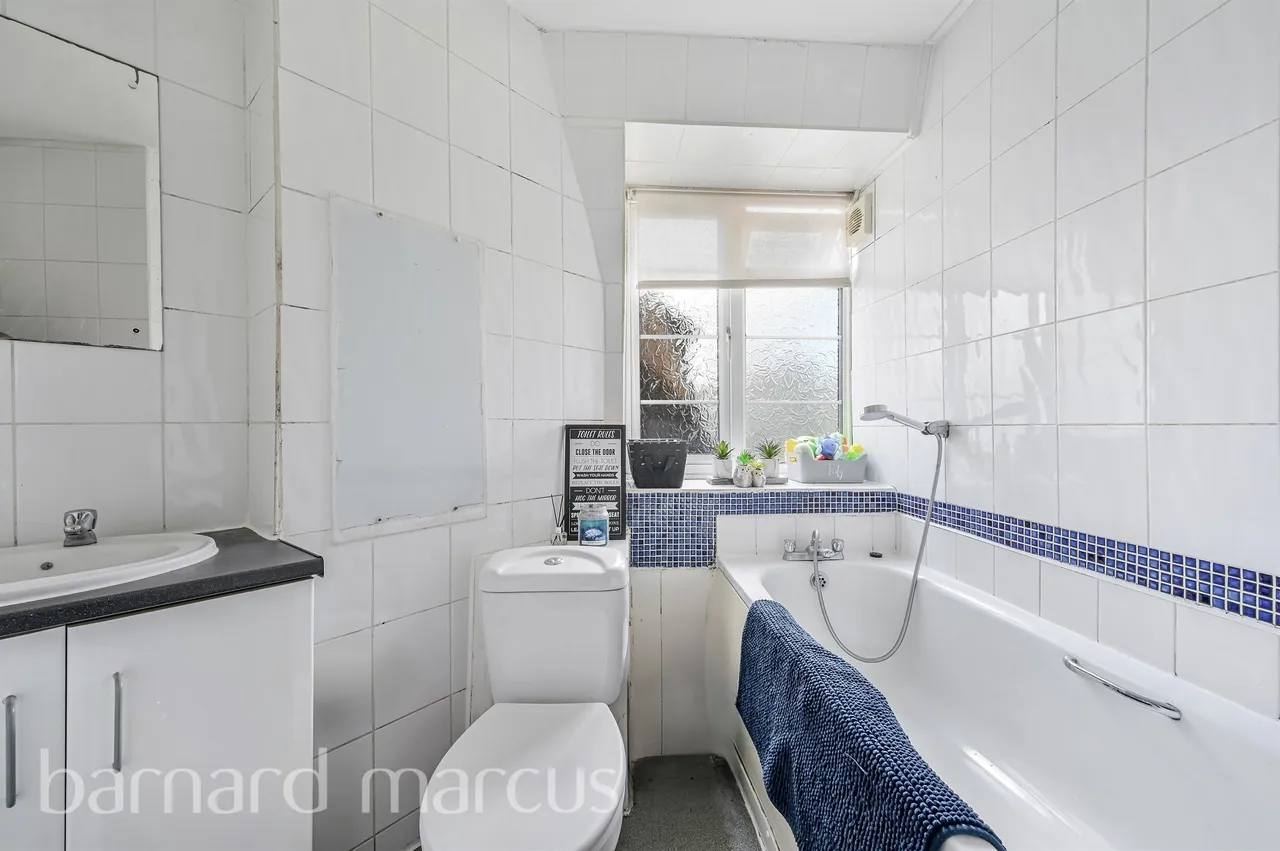 London Road, Morden, photo 7