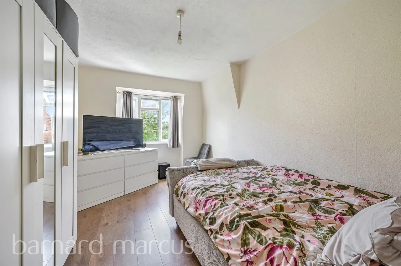 London Road, Morden, photo 5