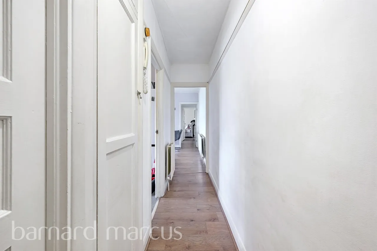 London Road, Morden, photo 8