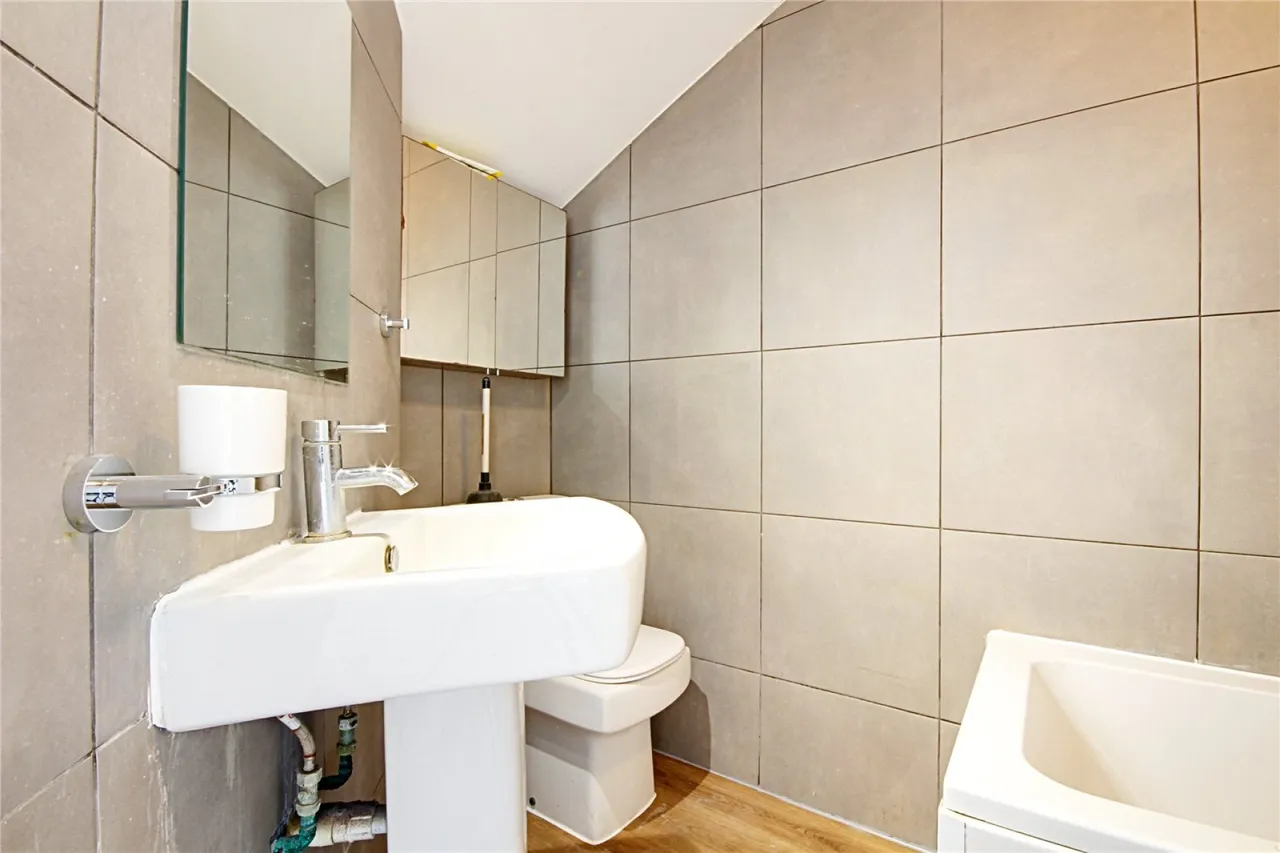Aylands Road, Enfield, photo 13