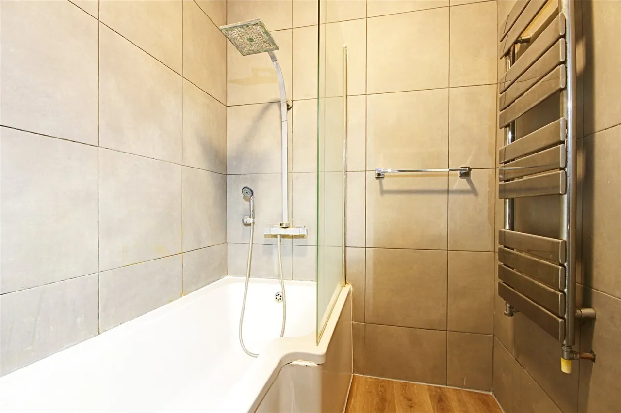 Aylands Road, Enfield, photo 12