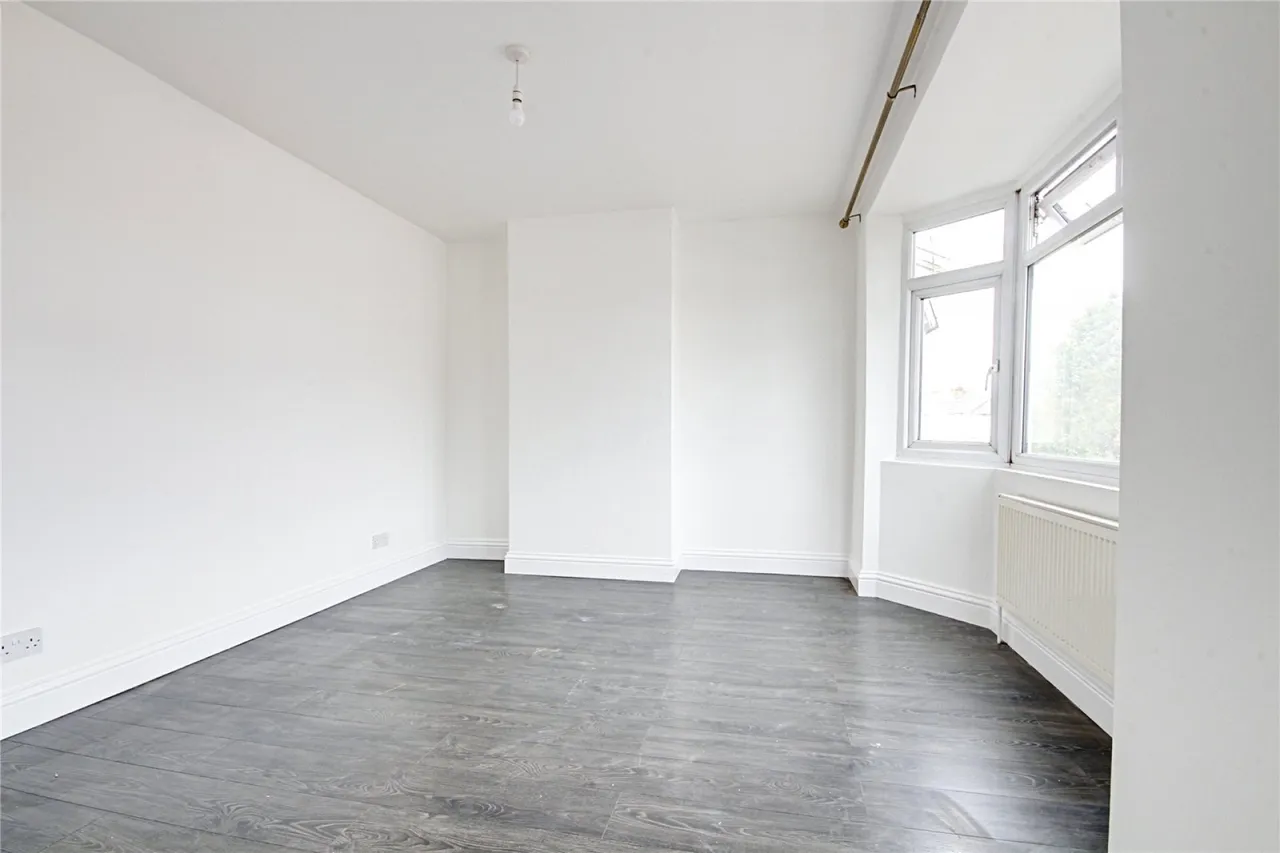 Aylands Road, Enfield, photo 8