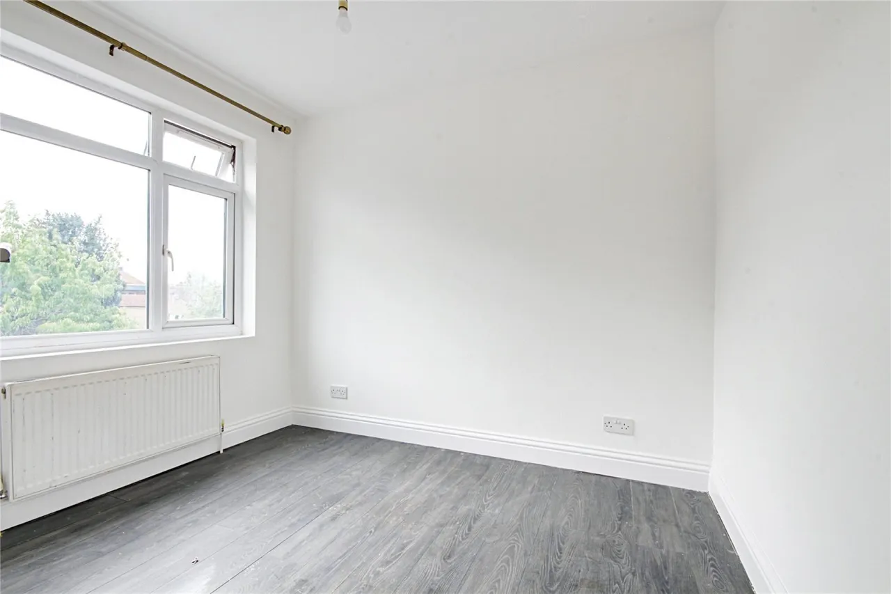 Aylands Road, Enfield, photo 9