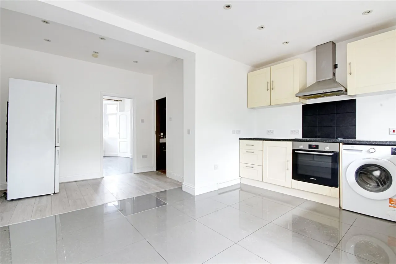 Aylands Road, Enfield, photo 5