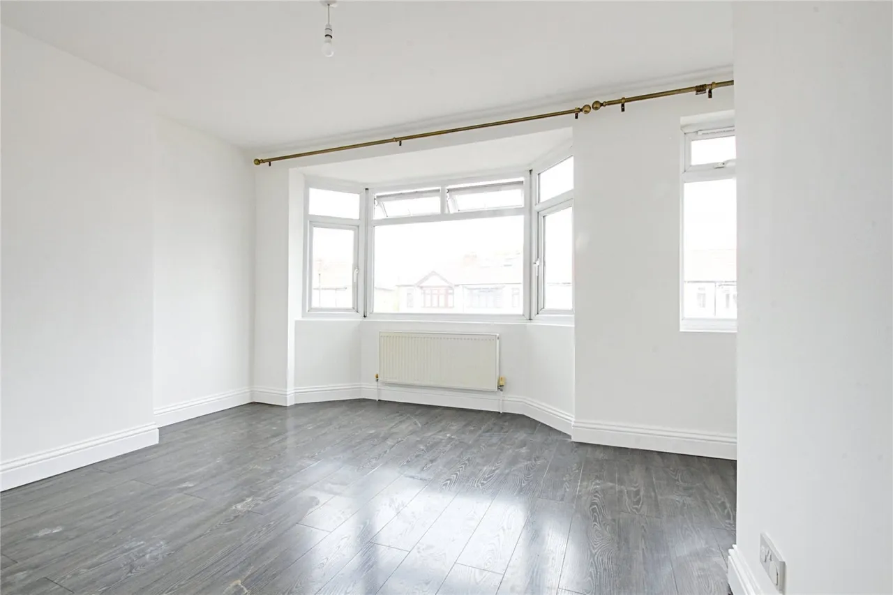 Aylands Road, Enfield, photo 7