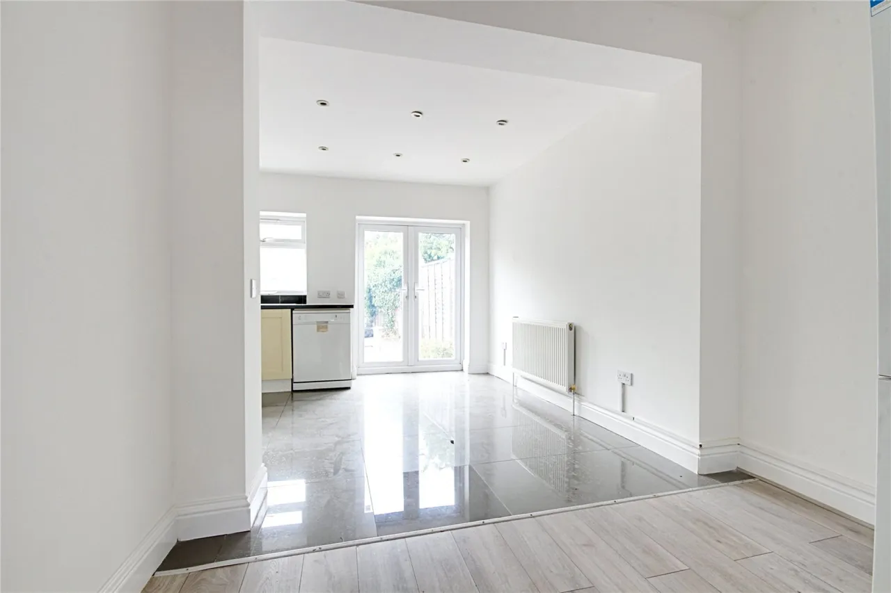 Aylands Road, Enfield, photo 4