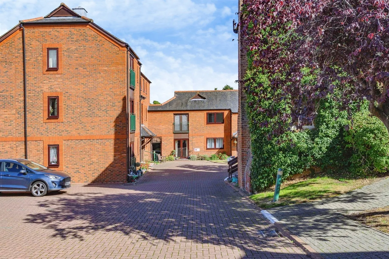 Saddlers Walk, Kings Langley, WD4, photo 10