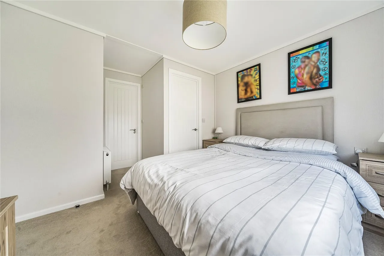 Hogmoor Road, Whitehill, Bordon, Hampshire, GU35 9GJ, photo 11