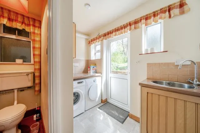 Desborough Avenue, High Wycombe, HP11, photo 8