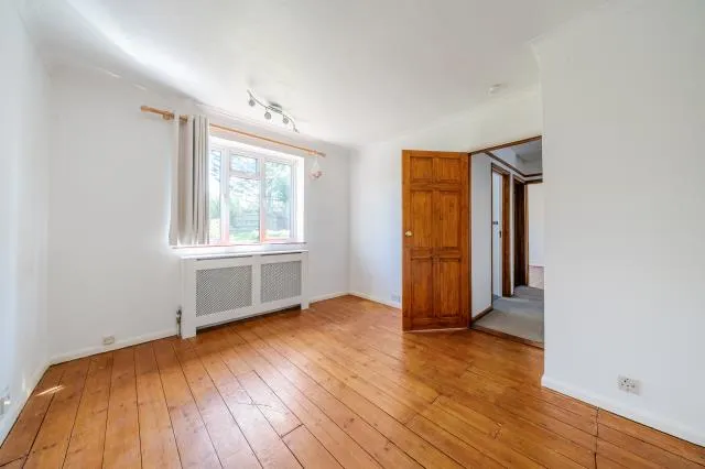 Desborough Avenue, High Wycombe, HP11, photo 11
