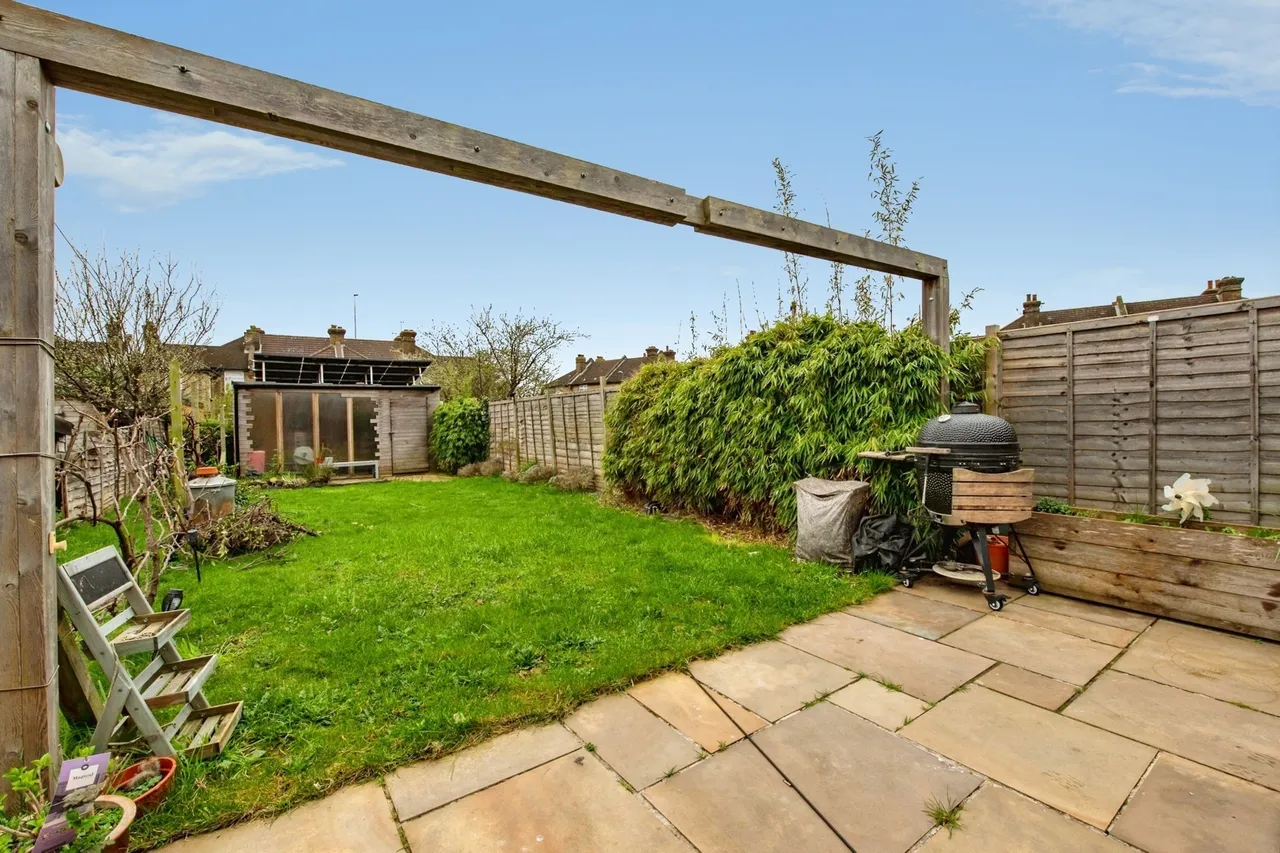 Moat Lane, Erith, DA8, photo 16